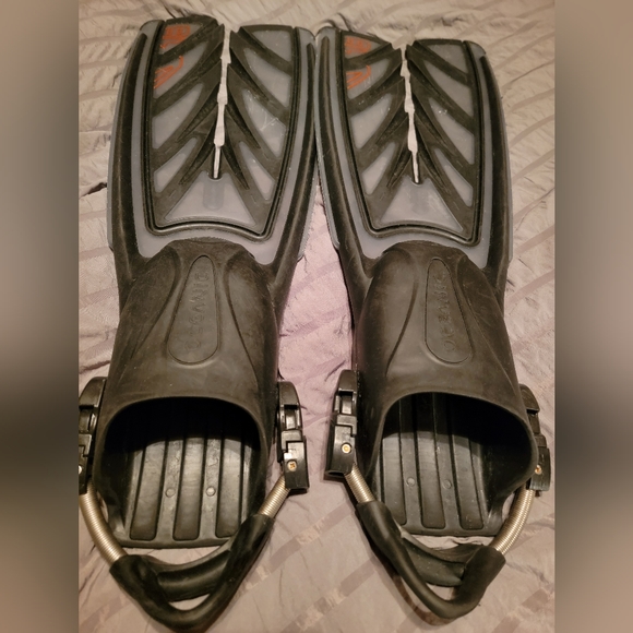 COPY - Oceanic V16 Split Fin with spring straps size M-L - Picture 1 of 3